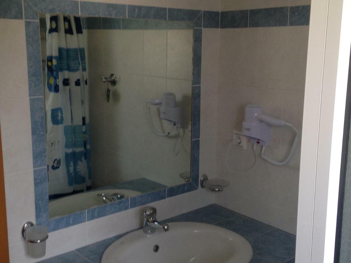 Tsoutis Rooms Almiropótamos Екстериор снимка