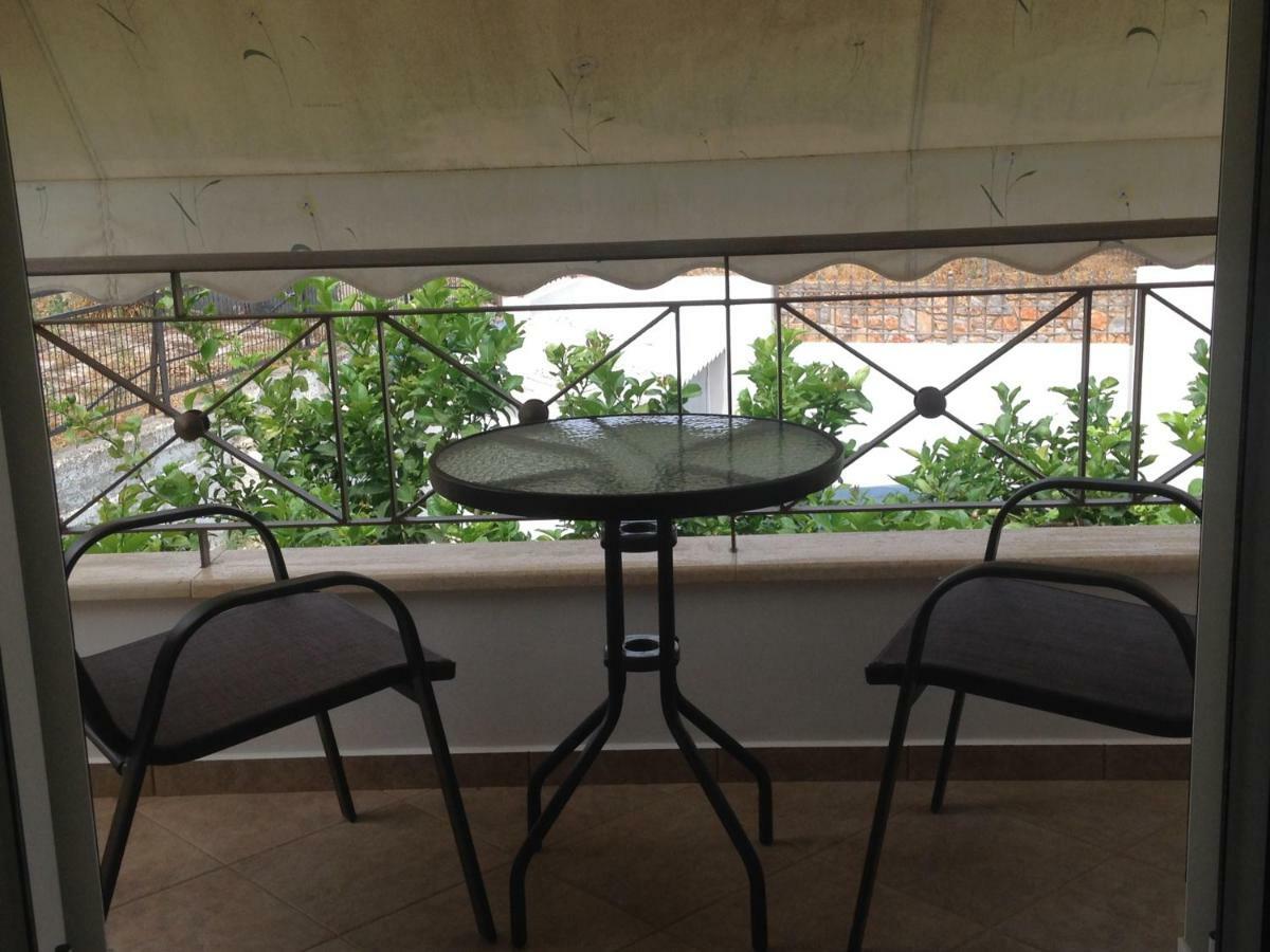 Tsoutis Rooms Almiropótamos Екстериор снимка
